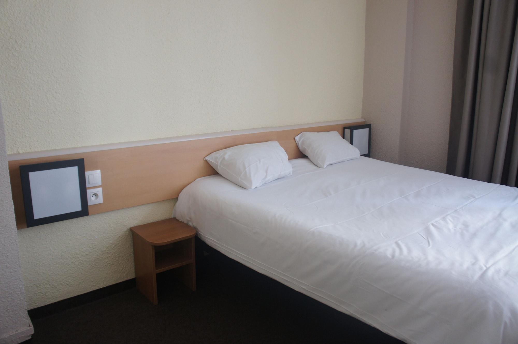 Hotel D'Anjou Levallois-Perret Eksteriør billede