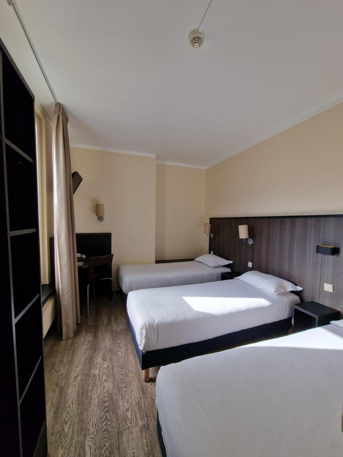 Hotel D'Anjou Levallois-Perret Eksteriør billede