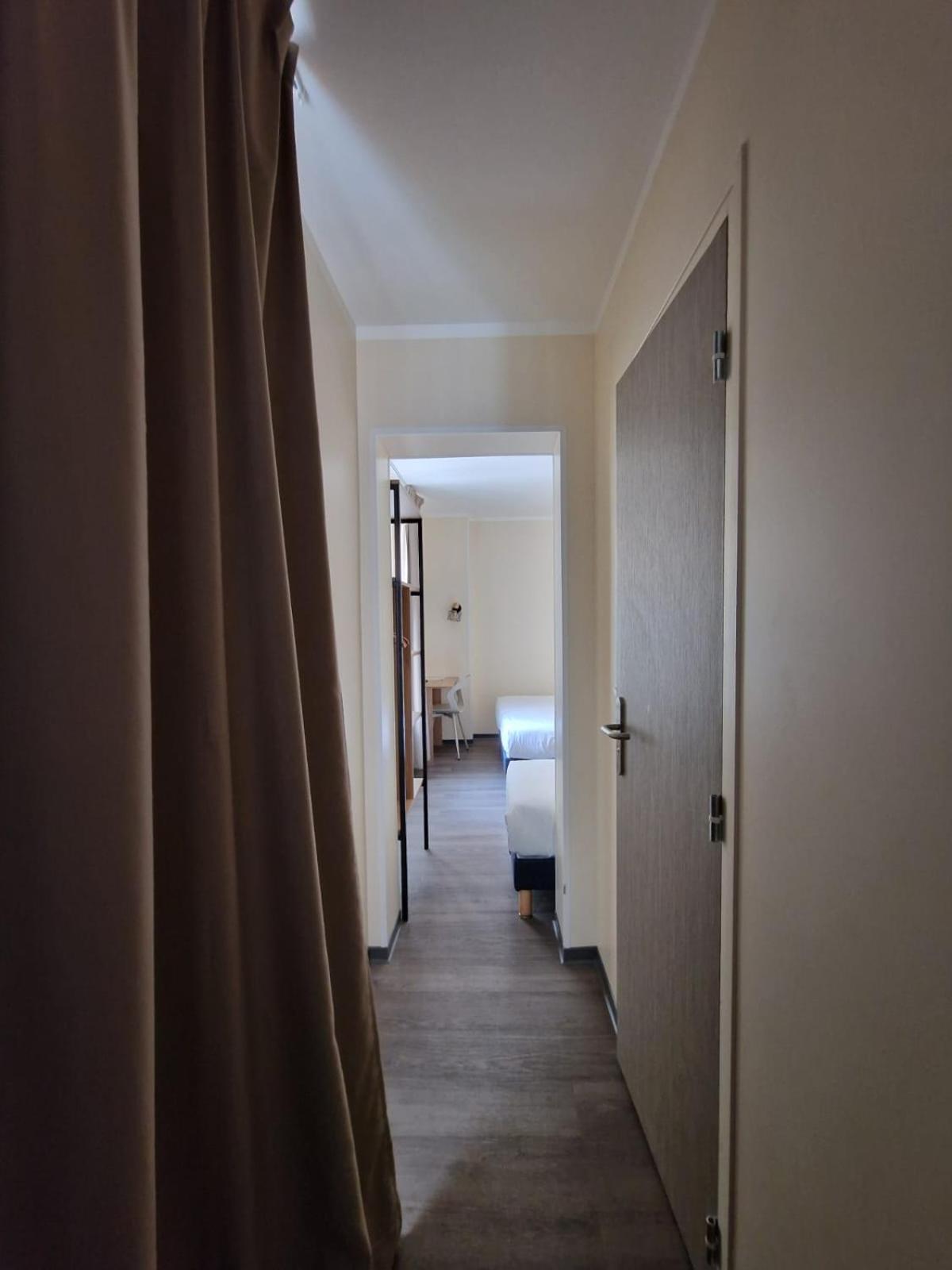 Hotel D'Anjou Levallois-Perret Eksteriør billede