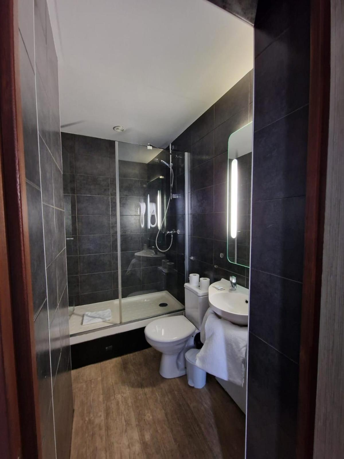 Hotel D'Anjou Levallois-Perret Eksteriør billede