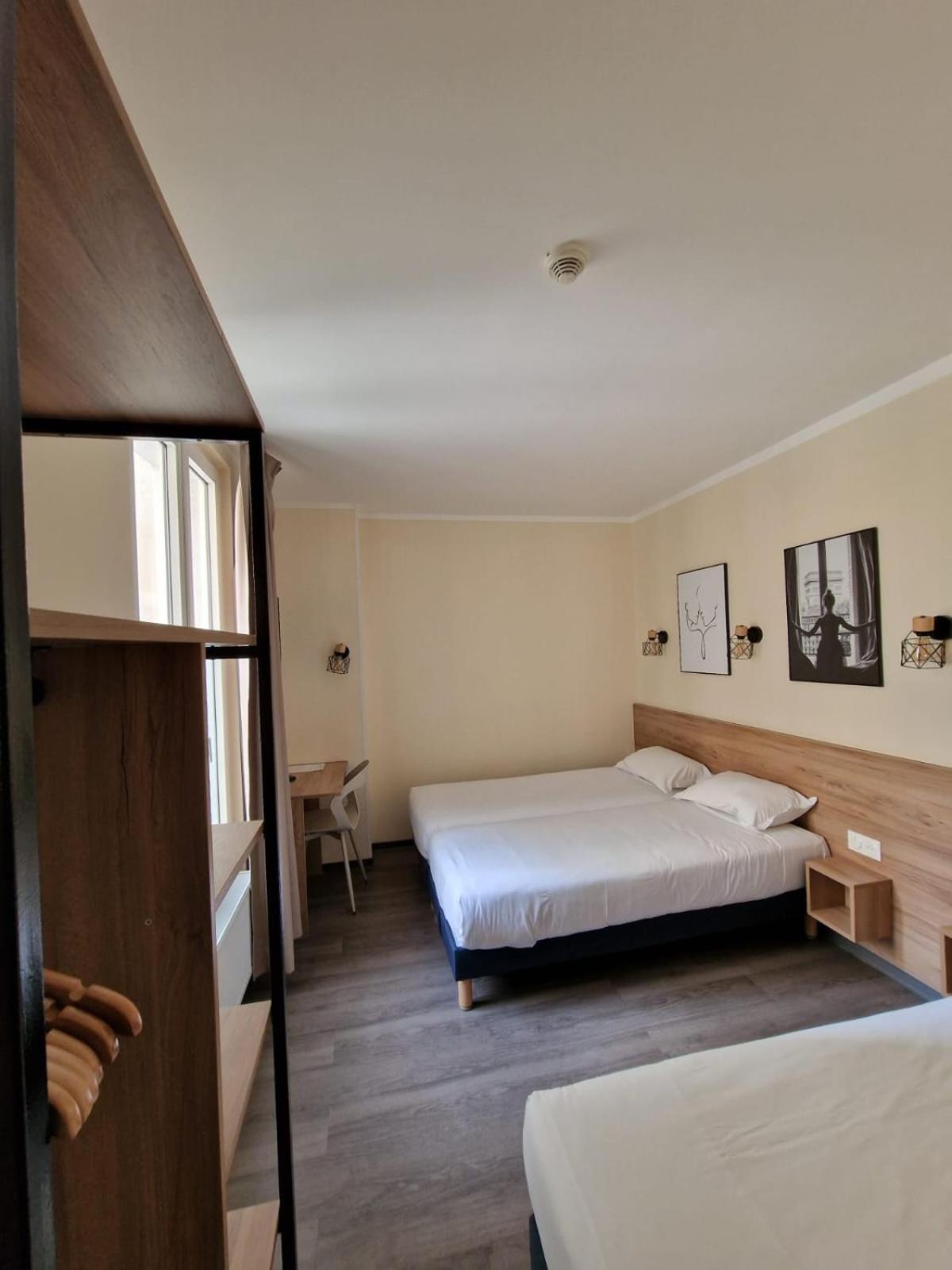Hotel D'Anjou Levallois-Perret Eksteriør billede