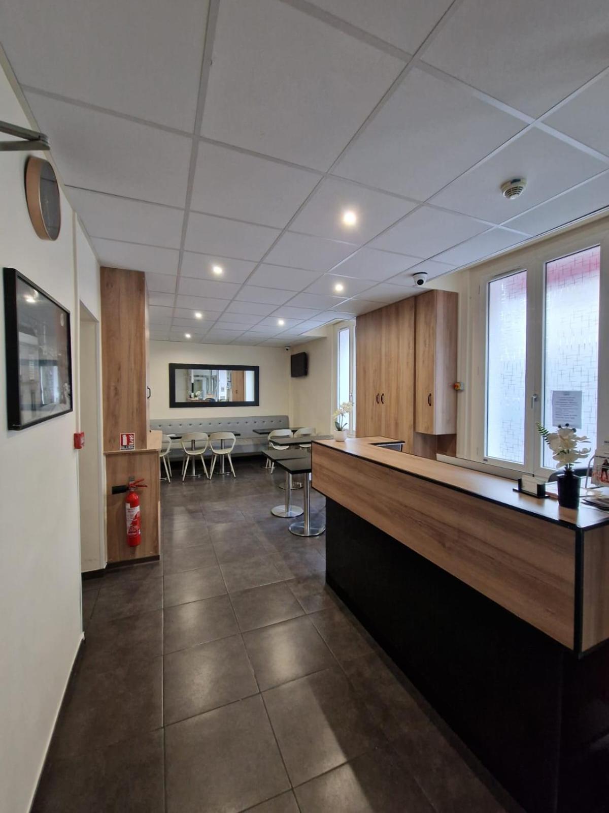 Hotel D'Anjou Levallois-Perret Eksteriør billede